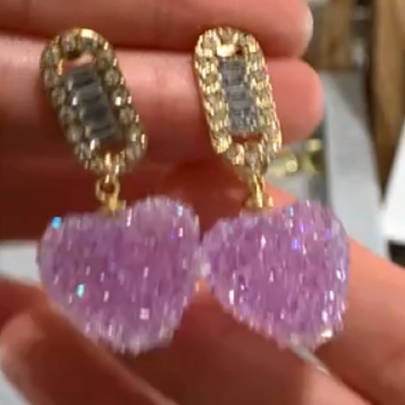 8 SETS IN GORGEOUS VERSATILE EARRINGS BUNDLE -NWT AND🔥🔥🔥 - Picture 3 of 9